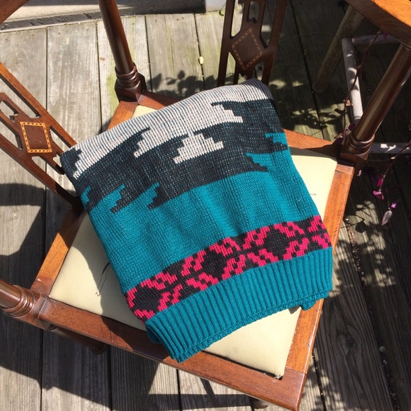 Vintage Turquoise Pattern Sweater - Picture 4 of 4